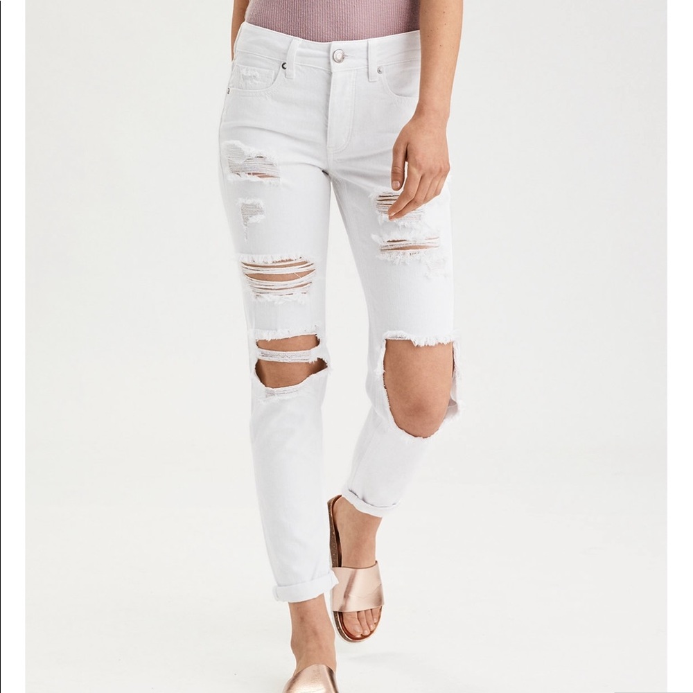NWT White American Eagle Tomgirl Jeans- 10